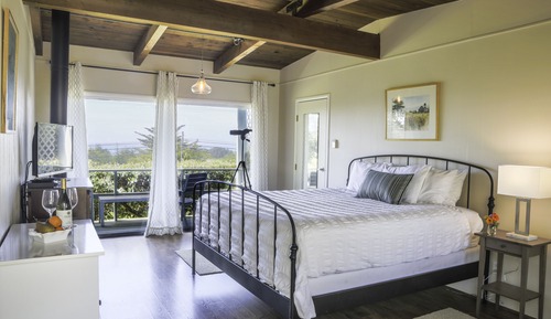 Buckhorn Cove Room