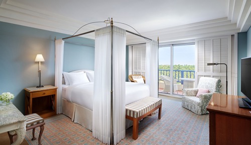 Corner Suite Mountain