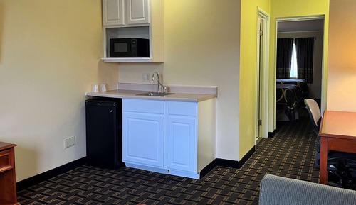 Suite, 2 Queen Beds, Accessible, Non Smoking (Mobility Accessible)