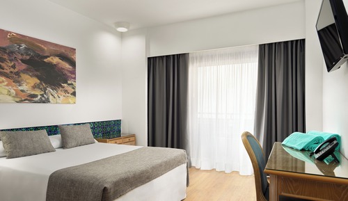Standard Double Room (2 adults)