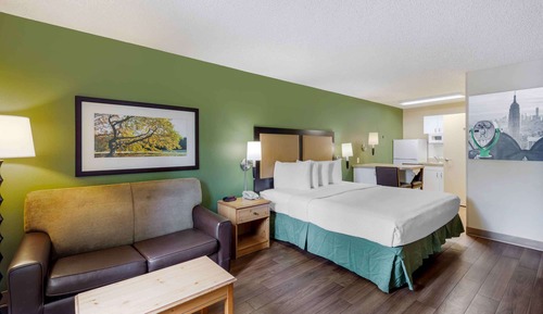 Deluxe Studio, 1 King Bed with Sofa bed, Non Smoking