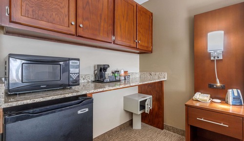 Suite, 1 King Bed, Accessible, Non Smoking