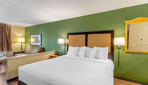 Deluxe Studio, 1 King Bed with Sofa bed, Non Smoking