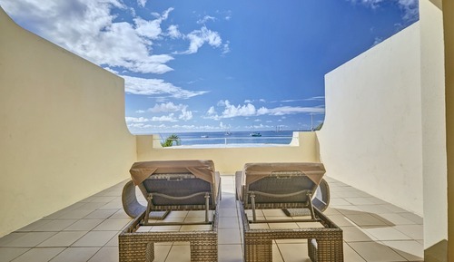 Deluxe Junior Suite Ocean Front