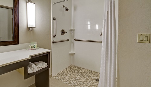 Standard Room, 2 Queen Beds, Accessible (Mobility, Accessible Tub)
