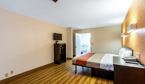 Standard Room, 1 King Bed, Non Smoking