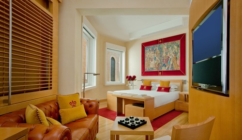 Richard Meier Executive Suite