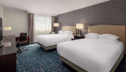2 Double Beds