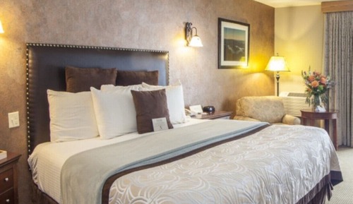 Villageside Accessible, 1 King bed