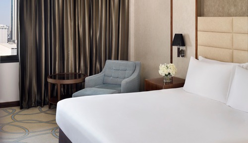 Classic Room, 1 King Bed, Smoking (High Floor)
