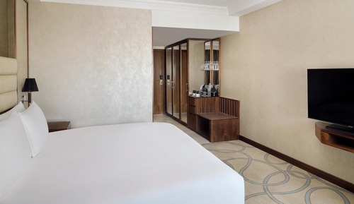 Classic Room, 1 King Bed (High Floor)