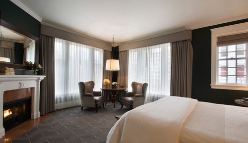 Premier Room, 1 King Bed, Corner