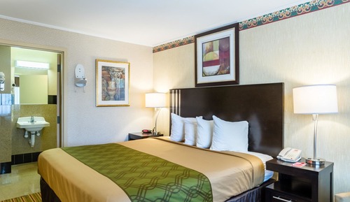 Standard Room, 1 Queen Bed, Non Smoking