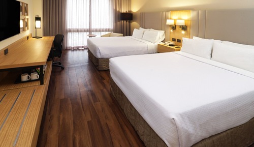 Standard Room, 2 Queen Beds, Club Lounge Access