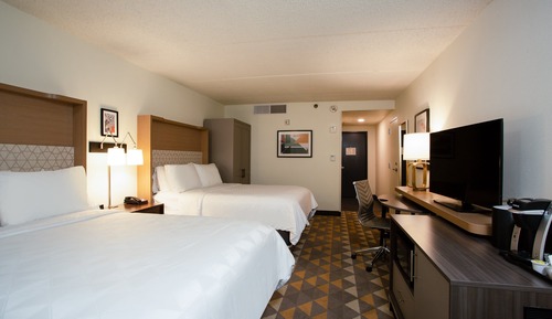 Standard Room, 2 Queen Beds, Roll-in Shower (Mobility)