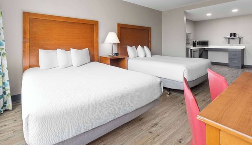 Room, 2 Queen Beds (Mobility/Hearing, Kitchenette)