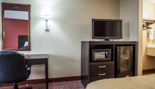 Standard Room, 2 Queen Beds, Smoking