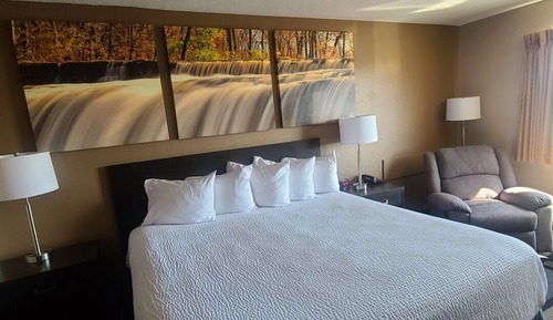 Standard Room, 1 King Bed