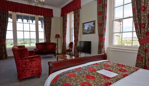 Family Room (for 4)