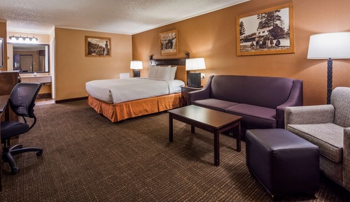 Standard Room, 1 King Bed, Non Smoking, Refrigerator & Microwave