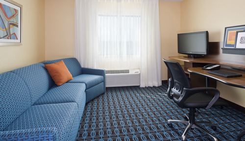 Executive Suite, 1 King Bed with Sofa bed, Mobility Accessible, Non Smoking (Bathtub W/grab Bars)