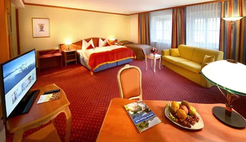 Family Room (3 Persons)