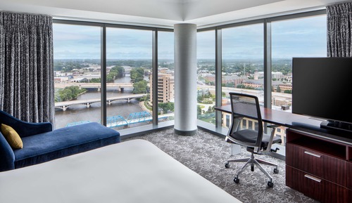 Luxury Suite, 1 King Bed with Sofa bed, Non Smoking, Tower