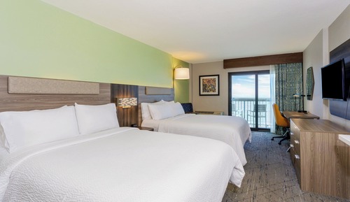 Standard Room, 2 Queen Beds, Balcony, Oceanfront (High Floor)