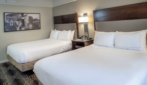 Executive Room, 2 Queen Beds, Non Smoking, Courtyard View, Club Lounge Access