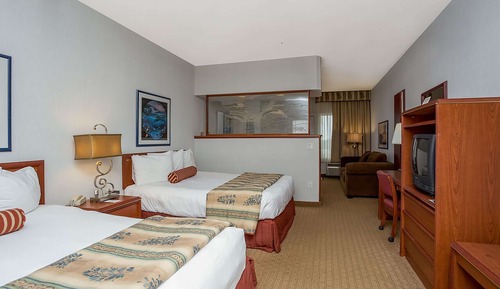 Junior Suite, 2 Queen Beds, Top Floor Ocean View