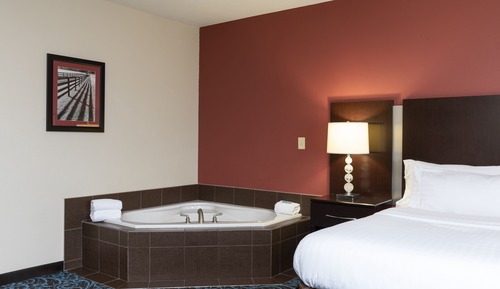 Standard Room, 1 King Bed, Jetted Tub