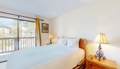 Condo, 2 Bedrooms (Platimum)