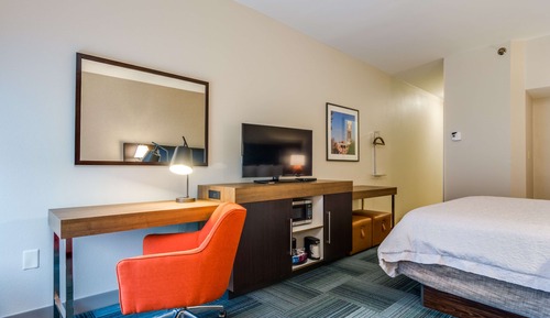 Room, 1 King Bed, Jetted Tub (Study)