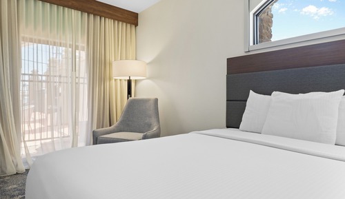 Suite, 1 King Bed, Non Smoking