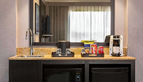 Premium Suite, 1 King Bed, Non Smoking, Corner