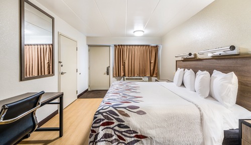 Superior Room, 1 King Bed, Accessible (Smoke Free)
