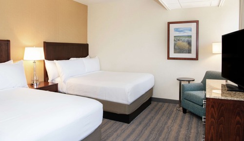 Room, 2 Queen Beds, Accessible (Roll-In Shower)