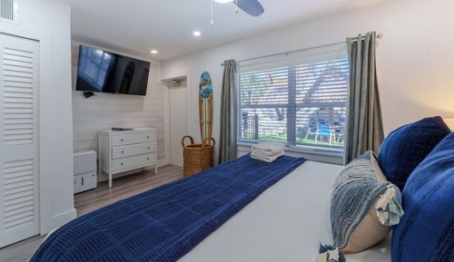 Siesta Bunk Room