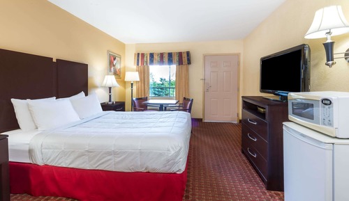 Standard Room, 1 King Bed