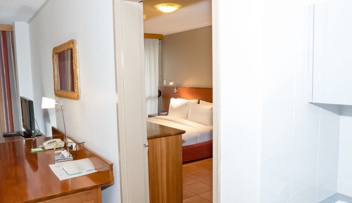 Suite, 1 King Bed, Balcony