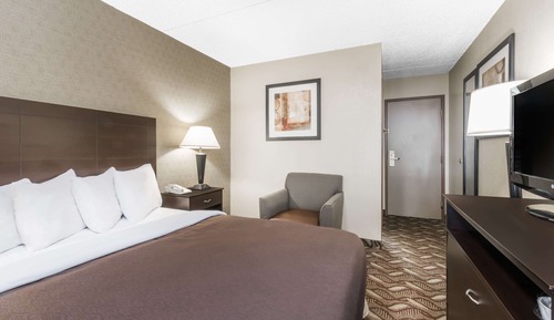Standard Room, 1 Queen Bed