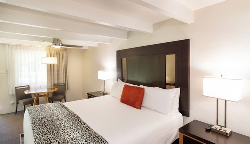 Deluxe Room, 1 King Bed, Non Smoking, River View