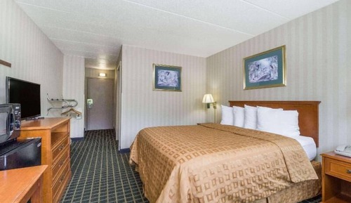 Standard Room, 1 King Bed, Smoking