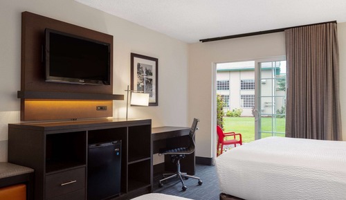Room, 2 Queen Beds, Non Smoking (Courtyard View)