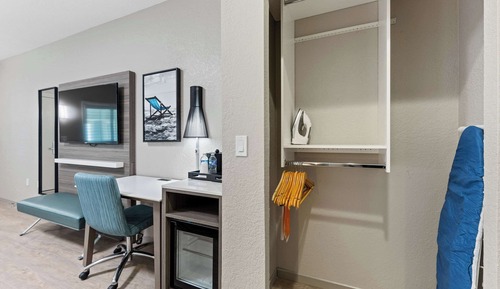 Room, 2 Queen Beds, Accessible Bathtub, Non Smoking