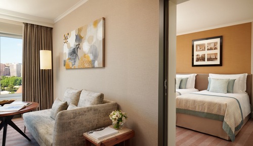 Family Room (Premium)