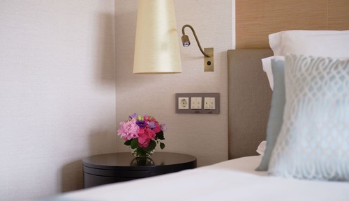 Deluxe Room (King)