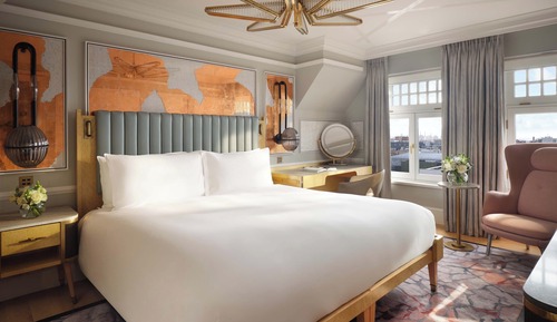 Suite (Sloane)
