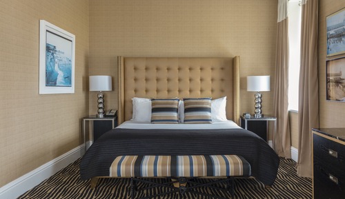 Standard Room, 1 King Bed