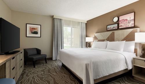 Basic Room, 1 King Bed, Non Smoking